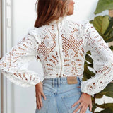 Blusa de encaje de manga larga para mujer. Tops informales de ganchillo blanco.