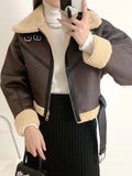 Abrigo Chaqueta chamarra corta con piel de cordero de imitación. Casaca con cinturón para mujer