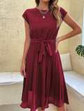 Vestido elegante de cuello redondo para mujer. Vestido manga corta plisado.