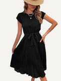 Vestido elegante de cuello redondo para mujer. Vestido manga corta plisado.